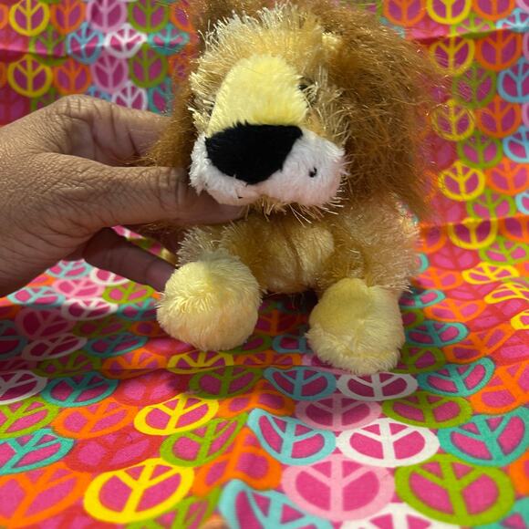 Webkinz LIL' KINZ Lion HS006 No Code Stuffed Plush Animal Pet - Picture 1 of 5